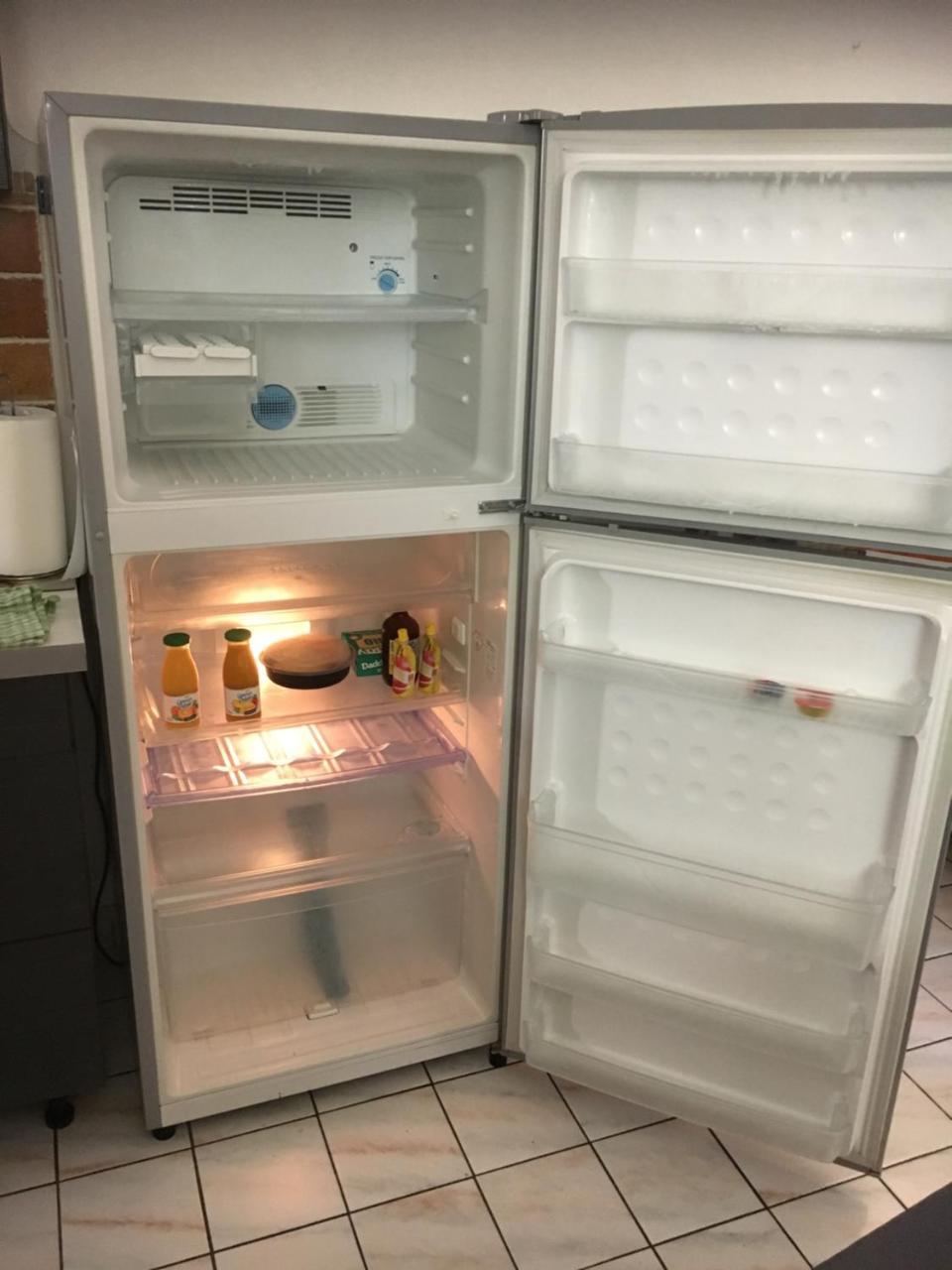Appartement À Pied Dans L'Eau à Saint-Gilles Les Bains Extérieur photo